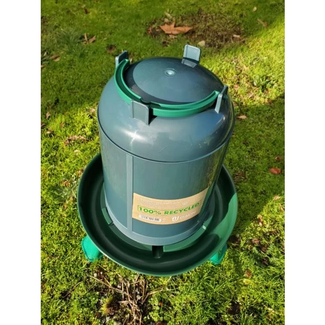 Gaun Abreuvoir Poule à Pieds En Plastique Recyclé Eco 5L 4 Gaun Abreuvoir Poule à Pieds En Plastique Recyclé Eco 5L – Image 2