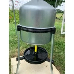 Abreuvoir Galvanisé Sur Pied Type 30L 10 Abreuvoir Galvanisé Sur Pied Type 30L -Poulailler Série Magasin abreuvoir volailles galvanise 30 litres detail