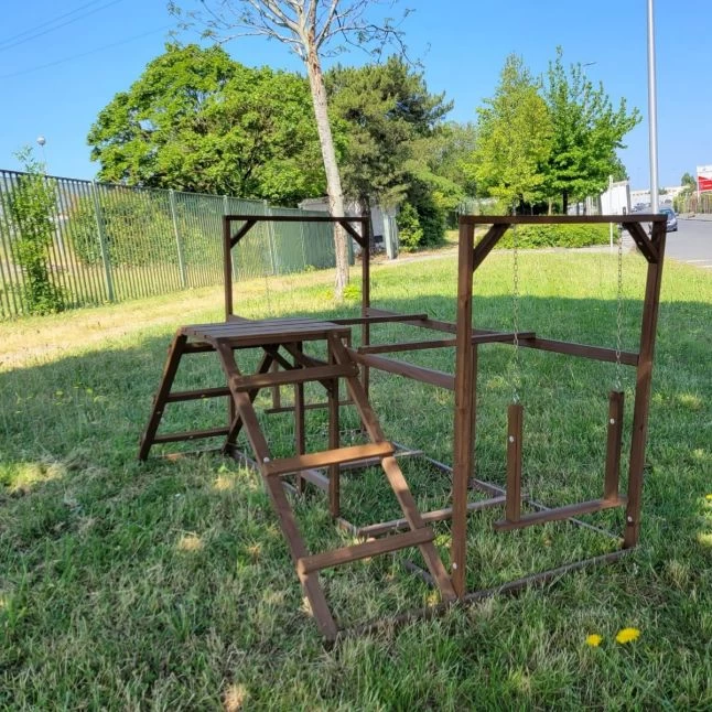 Aire De Jeux En Bois Pour Poule Avec échelles Et Balançoires 5 Aire De Jeux En Bois Pour Poule Avec échelles Et Balançoires – Image 3
