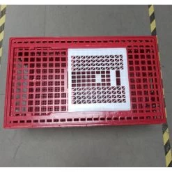 Cage Transport Grandes Volailles 96x57x42cm 3 Portes Rouge Et Blanche 12 Cage Transport Grandes Volailles 96x57x42cm 3 Portes Rouge Et Blanche -Poulailler Série Magasin cage transport grandes volailles 96x57x42 aytav dessus fermee