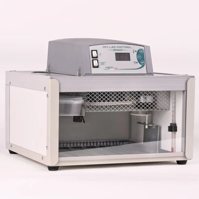 Couveuse Automatique Digitale Poule Cip Cip 28 Mini LED Advanced PVC Capacité 28 œufs - FIEM 5 Couveuse Automatique Digitale Poule Cip Cip 28 Mini LED Advanced PVC Capacité 28 œufs - FIEM – Image 3