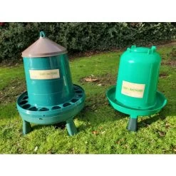 Kit Plastique Recyclé 5/6 Poules Abreuvoir 8L Et Mangeoire 8Kg à Pieds