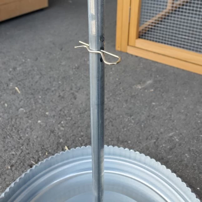 Mangeoire Galva Silo 5Kg + Couvercle 7 Mangeoire Galva Silo 5Kg + Couvercle – Image 5