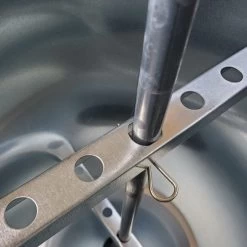 Mangeoire Galva Silo 5Kg + Couvercle 15 Mangeoire Galva Silo 5Kg + Couvercle -Poulailler Série Magasin mangeoire metal avec couvercle 15kg detail reglage 1