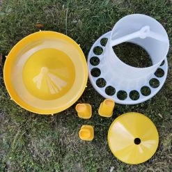 Gaun Mangeoire Poule à Pieds En Bioplastique Végétal Eco 2Kg 13 Gaun Mangeoire Poule à Pieds En Bioplastique Végétal Eco 2Kg -Poulailler Série Magasin mangeoire sur pieds bioplastique 2 kg gaun demonte vue dessus