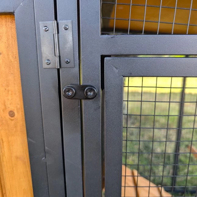 Poulailler Padoue Châssis Acier Toit Shingle 6 à 8 Poules Avec Parc Grillagé 10 Poulailler Padoue Châssis Acier Toit Shingle 6 à 8 Poules Avec Parc Grillagé – Image 8