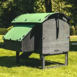 Poulailler Nestera Sur Pieds Taille M Plastique Recyclé 5 à 9 Poules 14 Poulailler Nestera Sur Pieds Taille M Plastique Recyclé 5 à 9 Poules -Poulailler Série Magasin poulailler plastique recycle nestera m profil arriere lum
