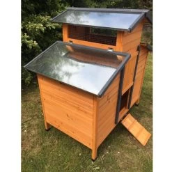 Poulailler Farmer L Toit En Tôle Ouvrant 4 à 6 Poules Bois FSC -Poulailler Série Magasin poulailler farmer profil avant detail toit