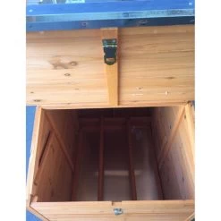 Poulailler Farmer L Toit En Tôle Ouvrant 4 à 6 Poules Bois FSC -Poulailler Série Magasin poulailler farmer vue interieur