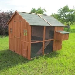 Kit Poulailler Marans 15 à 18 Poules Avec Portier Zen Farm Autonome Et Trappe Taille Large 7 Kit Poulailler Marans 15 à 18 Poules Avec Portier Zen Farm Autonome Et Trappe Taille Large -Poulailler Série Magasin poulailler marans vue ensemble 1