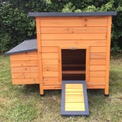 Poulailler Sussex XL Toit Shingle Noir Ouvrant 6 à 10 Poules Bois FSC 22 Poulailler Sussex XL Toit Shingle Noir Ouvrant 6 à 10 Poules Bois FSC -Poulailler Série Magasin poulailler sussex face avant